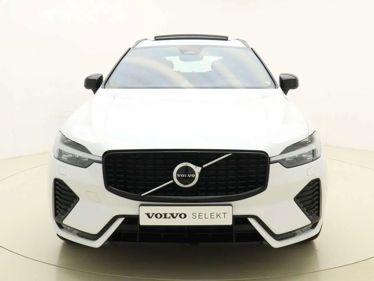 Photo 1 : Volvo Xc60 2023 Petrol