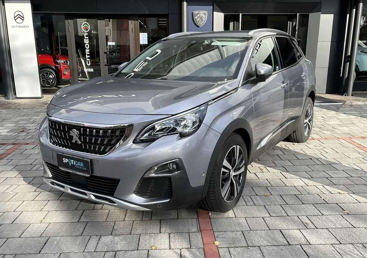 Photo 1 : Peugeot 3008 2020 Essence