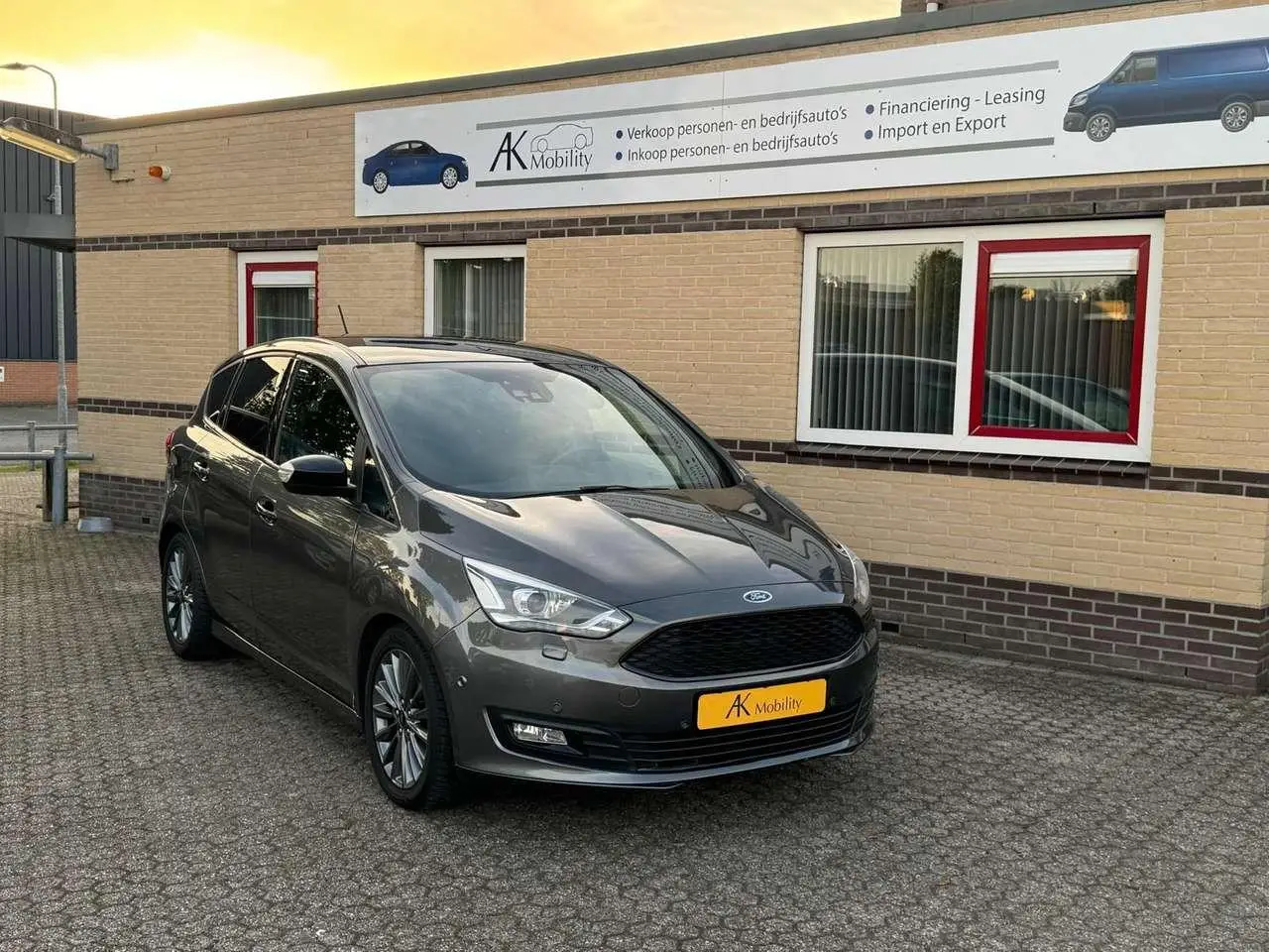 Photo 1 : Ford C-max 2019 Petrol