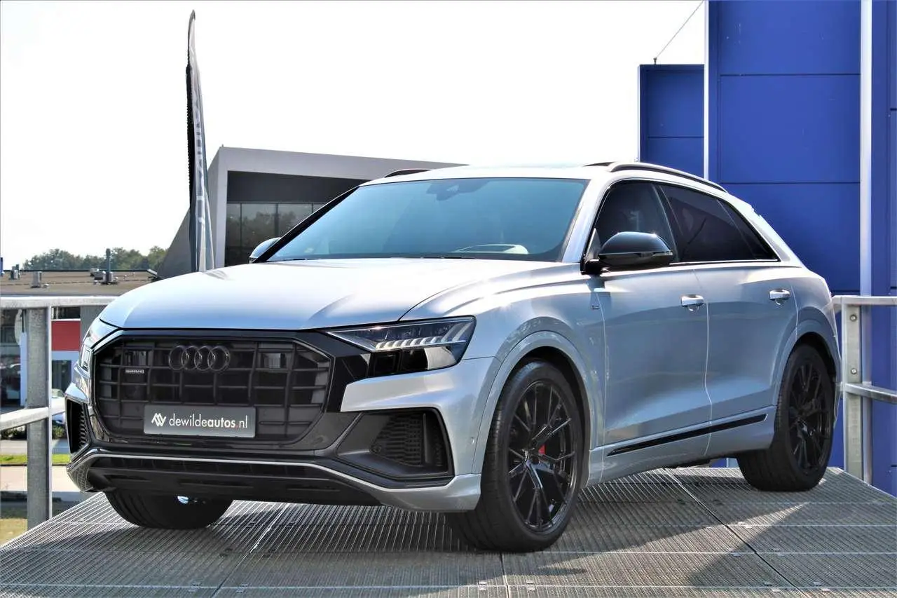 Photo 1 : Audi Q8 2019 Essence