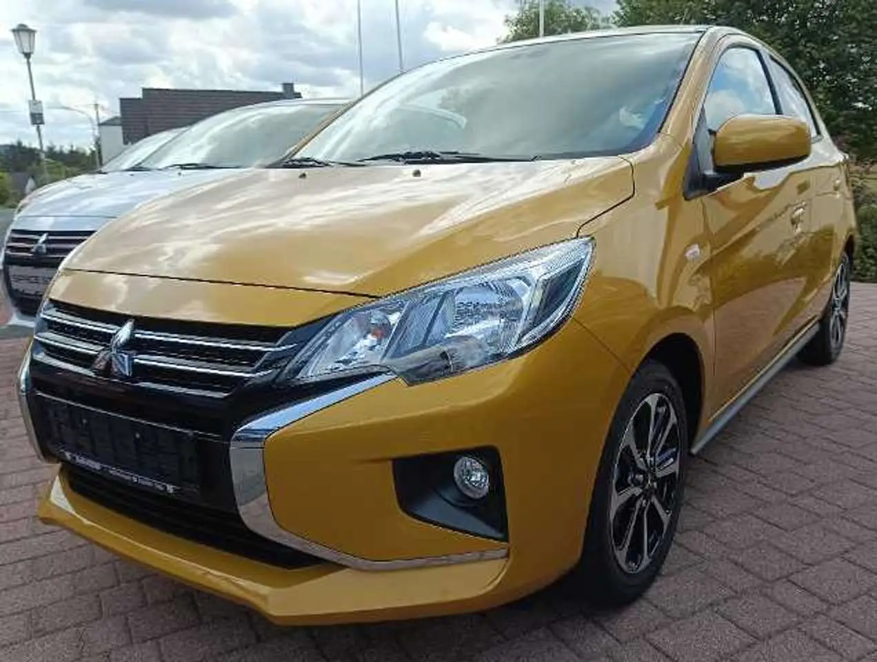 Photo 1 : Mitsubishi Space Star 2024 Petrol