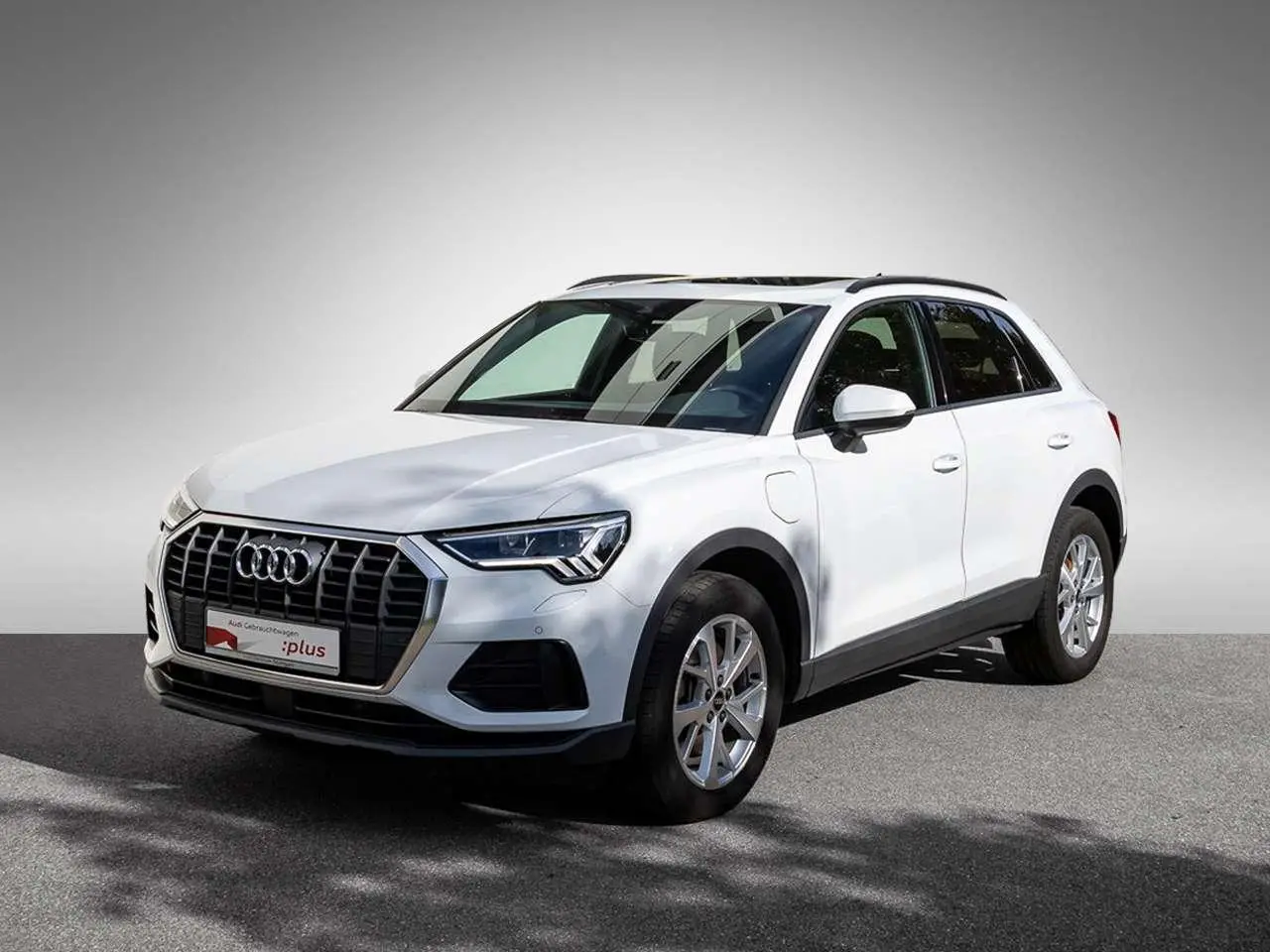 Photo 1 : Audi Q3 2022 Hybrid