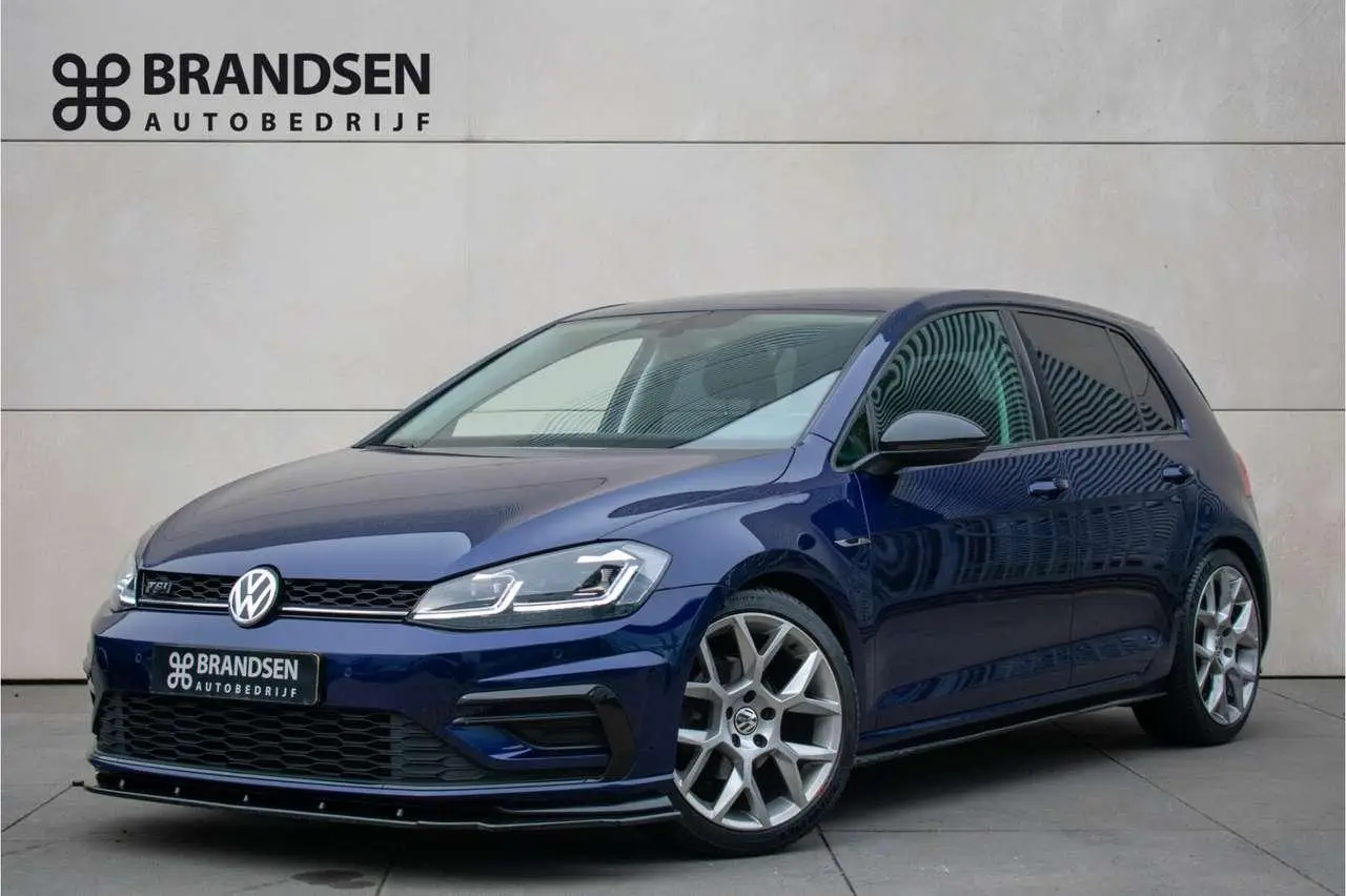 Photo 1 : Volkswagen Golf 2018 Essence