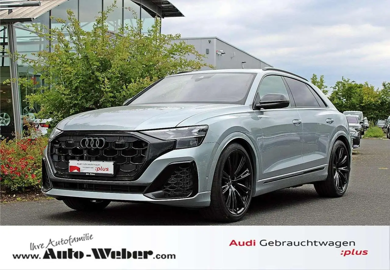 Photo 1 : Audi Q8 2023 Essence