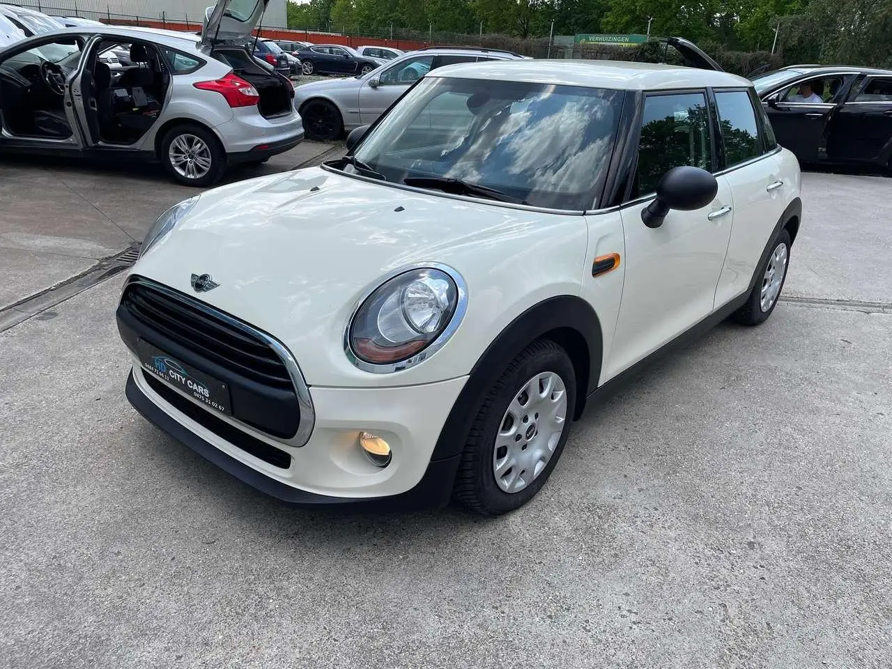 Photo 1 : Mini One 2015 Petrol