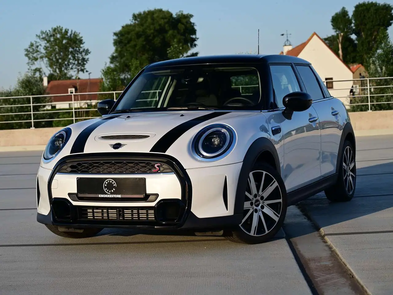 Photo 1 : Mini Cooper 2024 Petrol