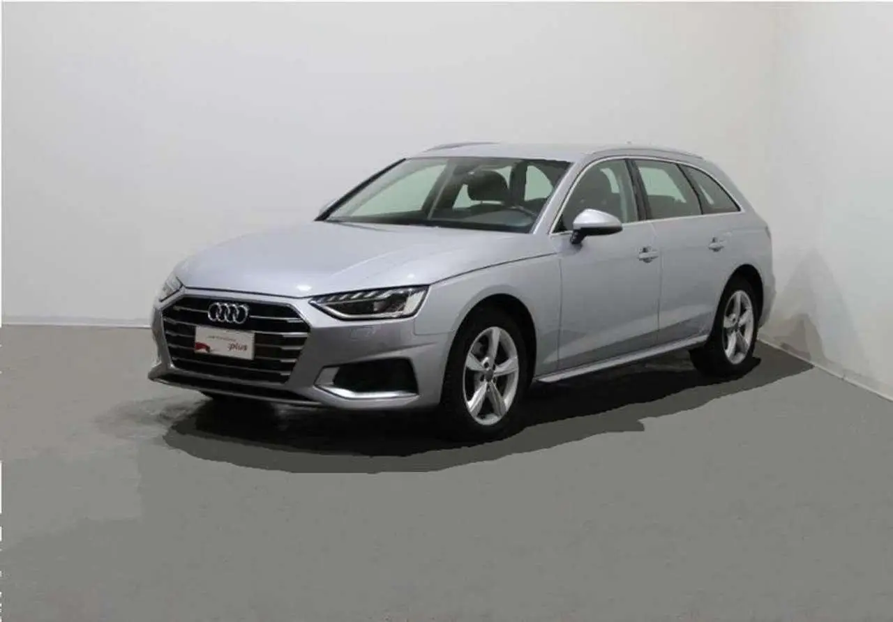 Photo 1 : Audi A4 2020 Diesel