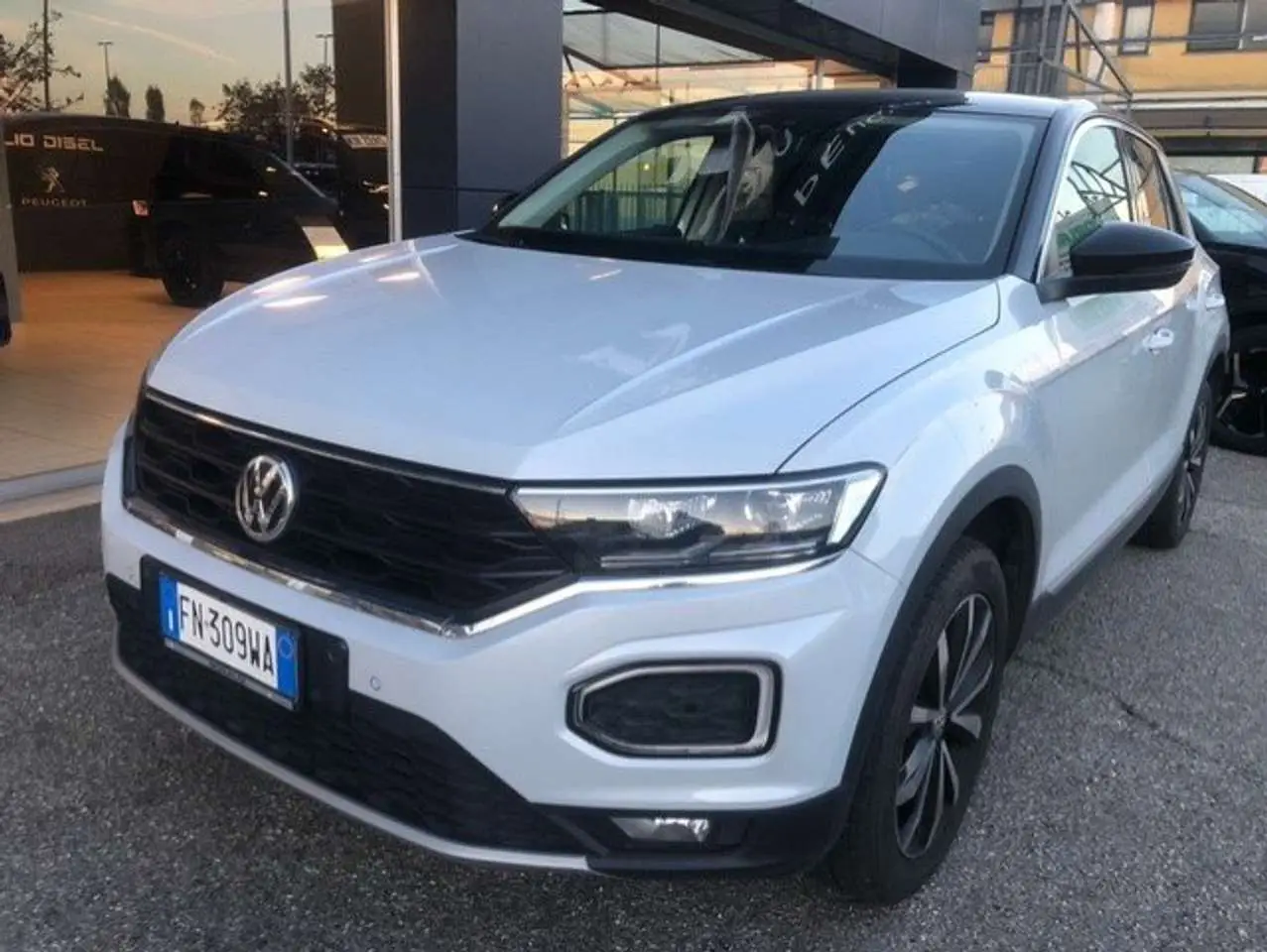 Photo 1 : Volkswagen T-roc 2018 Petrol