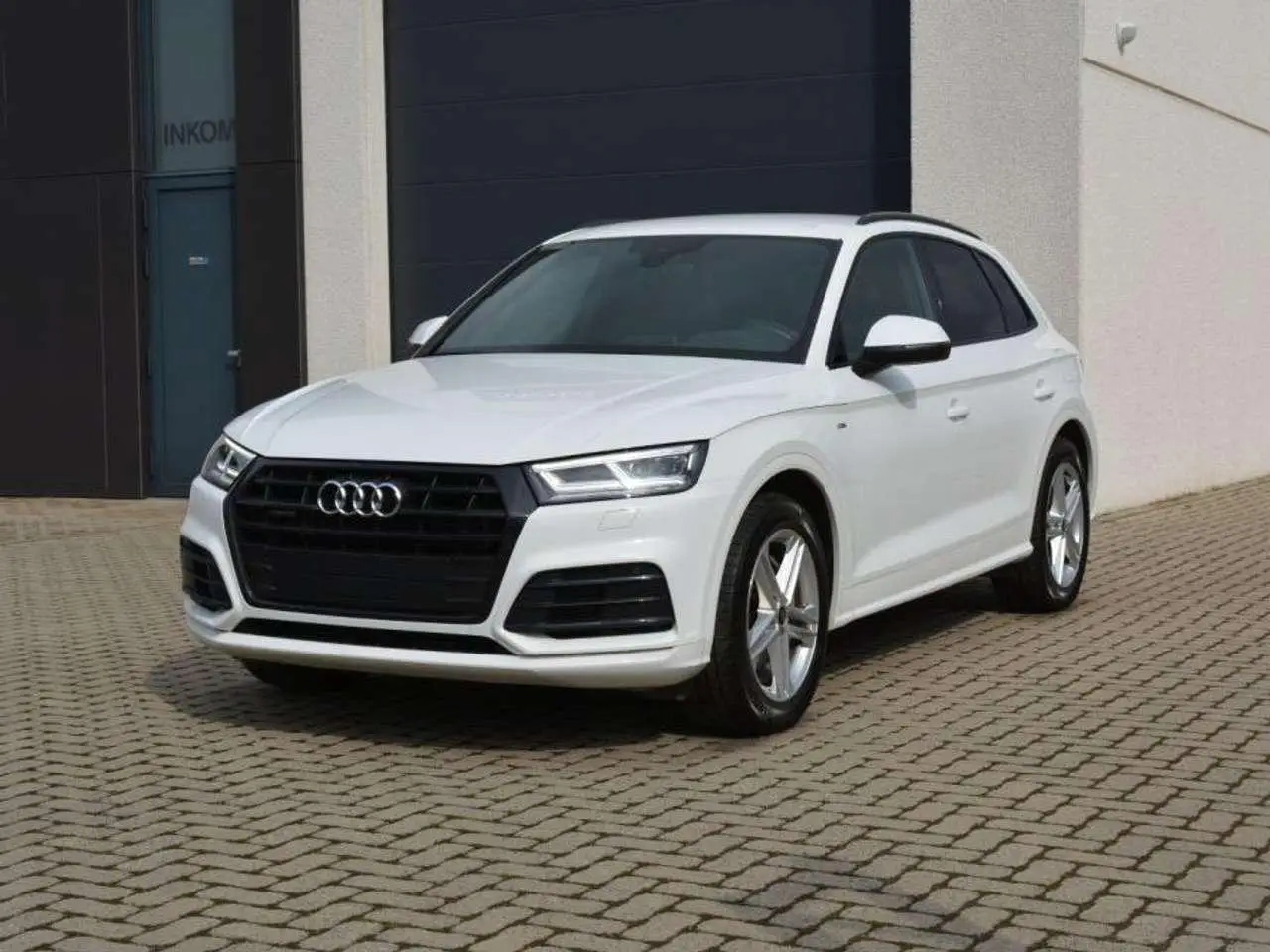 Photo 1 : Audi Q5 2020 Hybride