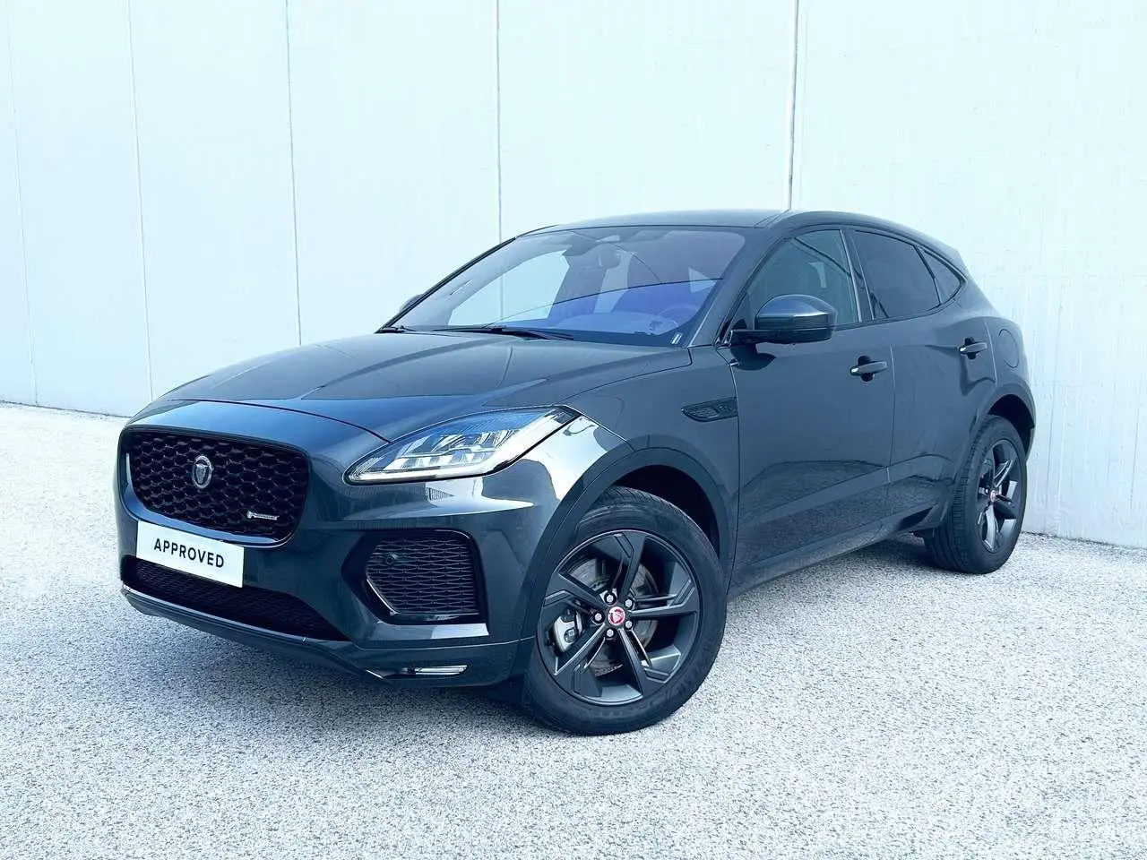 Photo 1 : Jaguar E-pace 2023 Hybrid