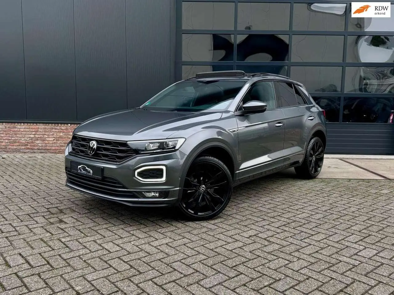 Photo 1 : Volkswagen T-roc 2021 Essence