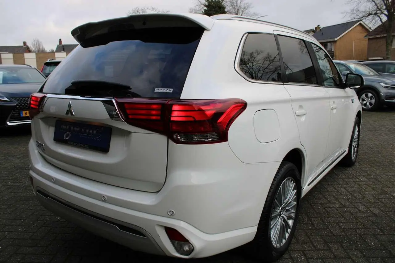 Photo 1 : Mitsubishi Outlander 2020 Hybrid