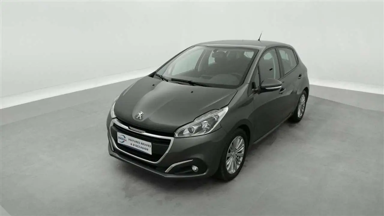 Photo 1 : Peugeot 208 2018 Essence