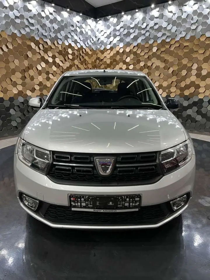 Photo 1 : Dacia Sandero 2018 Petrol