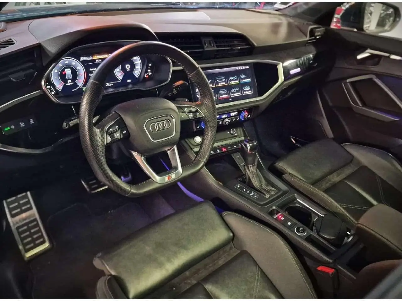 Photo 1 : Audi Q3 2019 Essence