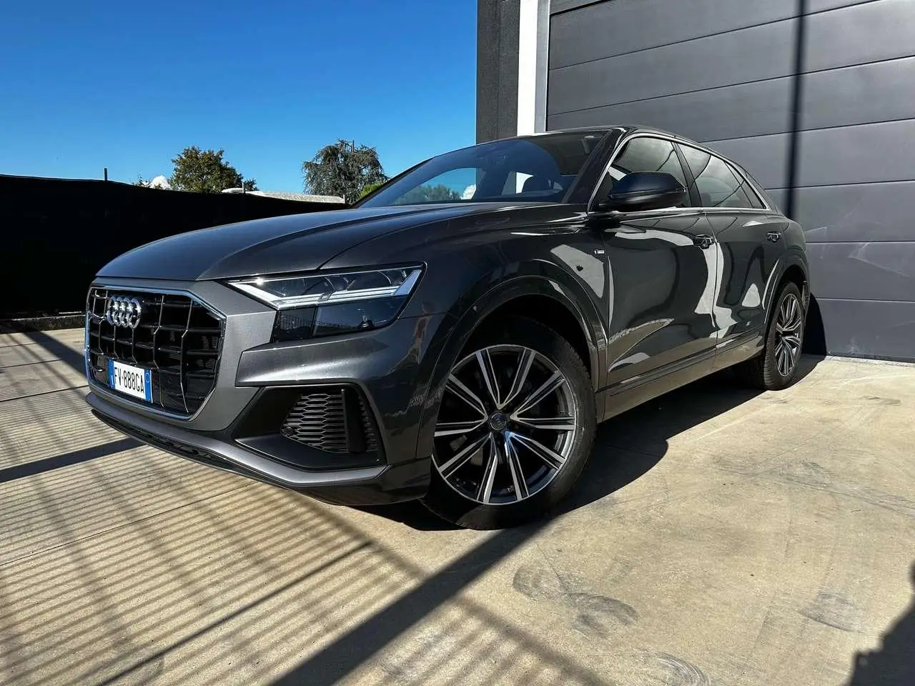 Photo 1 : Audi Q8 2019 Hybride