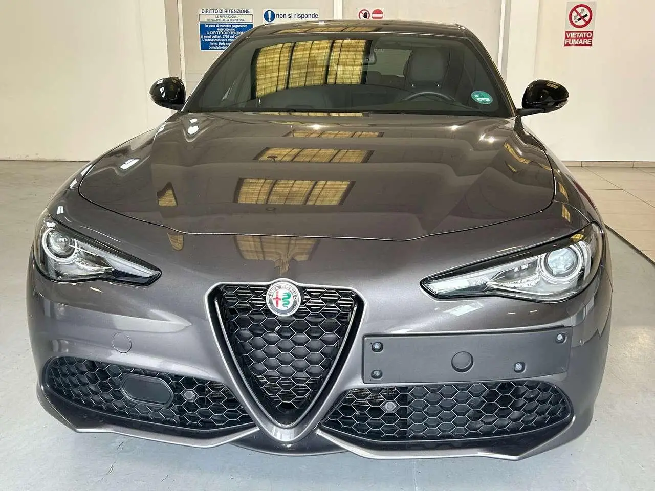 Photo 1 : Alfa Romeo Giulia 2022 Essence