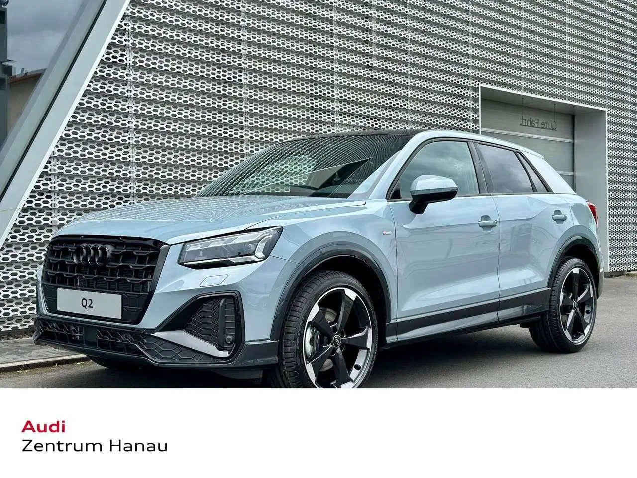 Photo 1 : Audi Q2 2024 Petrol