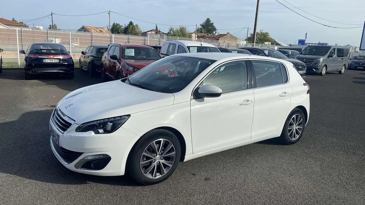 Photo 1 : Peugeot 308 2015 Petrol