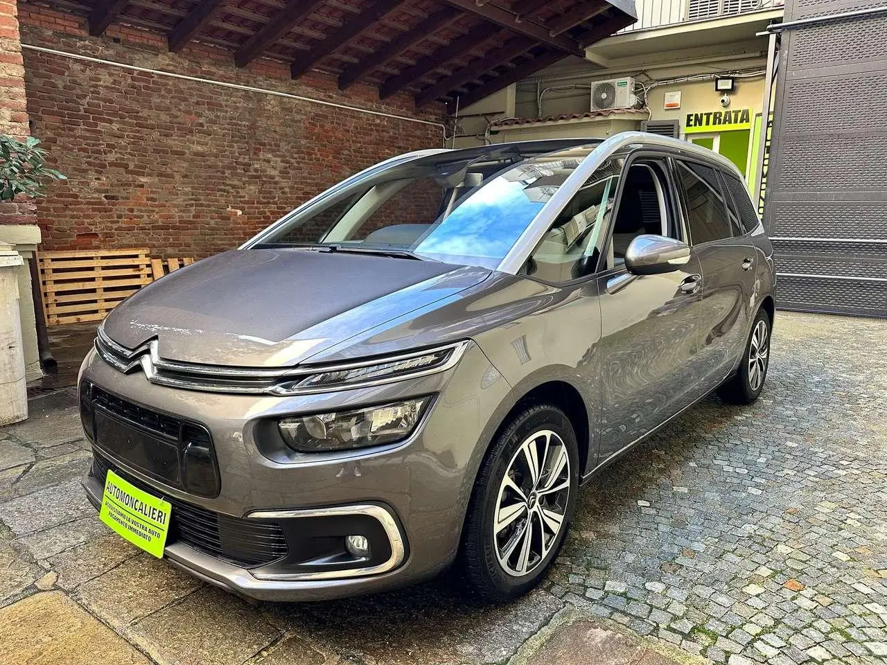 Photo 1 : Citroen C4 2019 Petrol