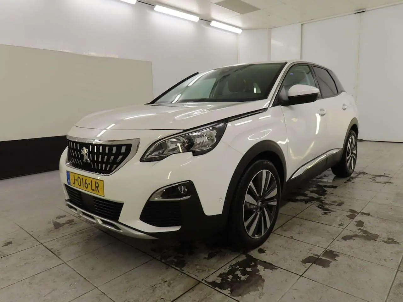 Photo 1 : Peugeot 3008 2020 Petrol