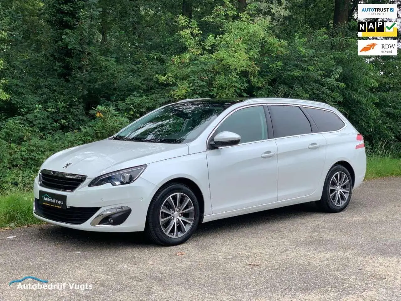 Photo 1 : Peugeot 308 2017 Essence