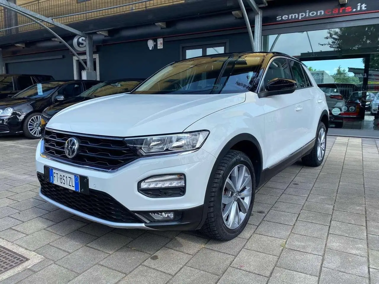 Photo 1 : Volkswagen T-roc 2019 Essence