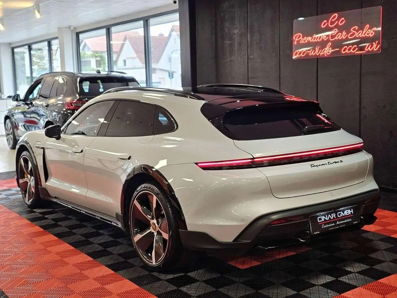 Photo 1 : Porsche Taycan 2022 Electric