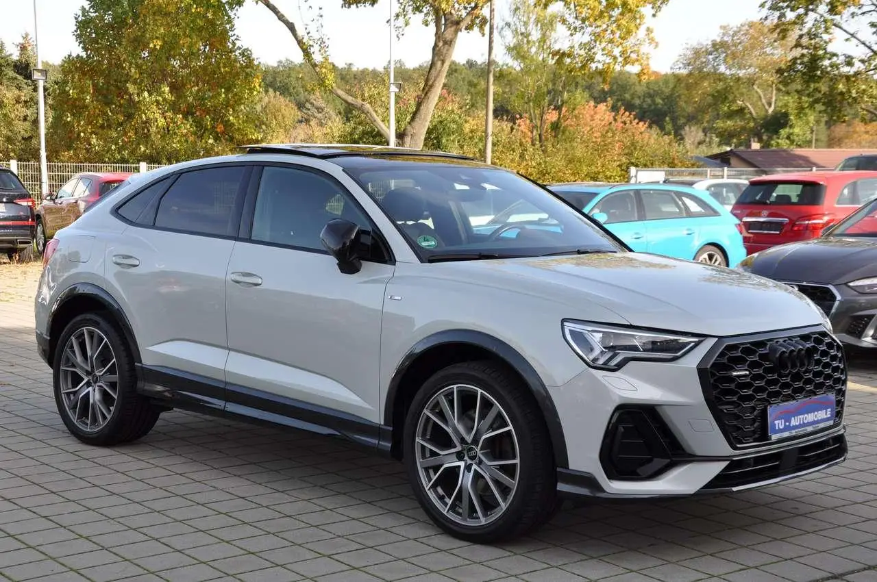 Photo 1 : Audi Q3 2021 Petrol