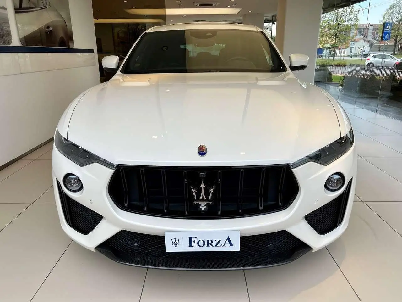 Photo 1 : Maserati Levante 2023 Essence