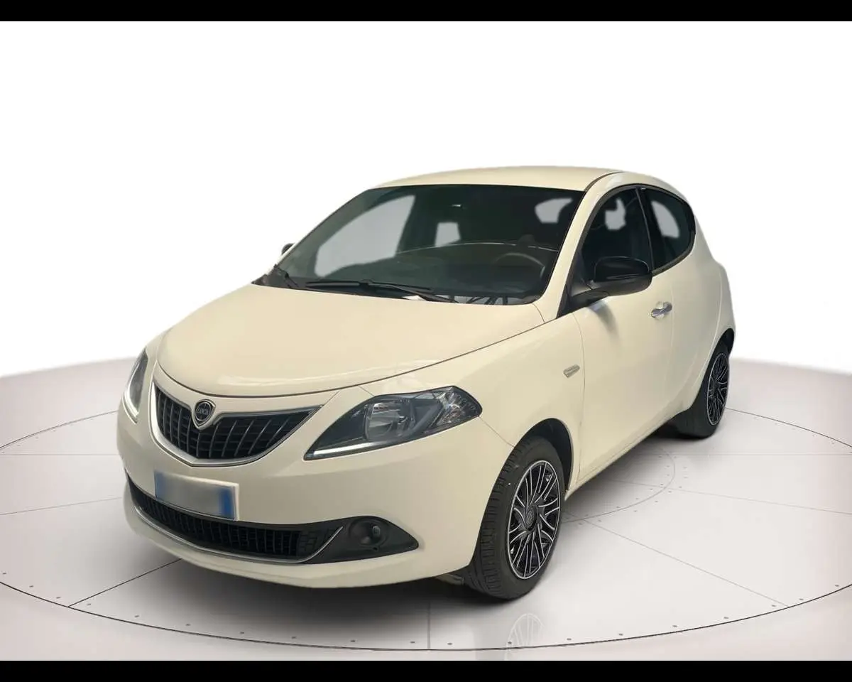 Photo 1 : Lancia Ypsilon 2022 Essence