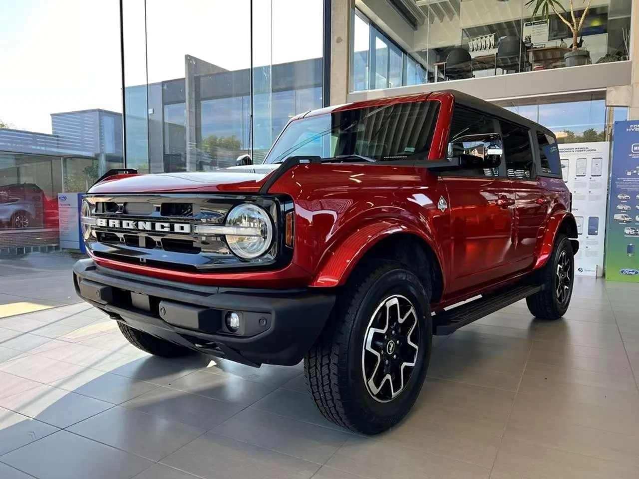 Photo 1 : Ford Bronco 2024 Petrol