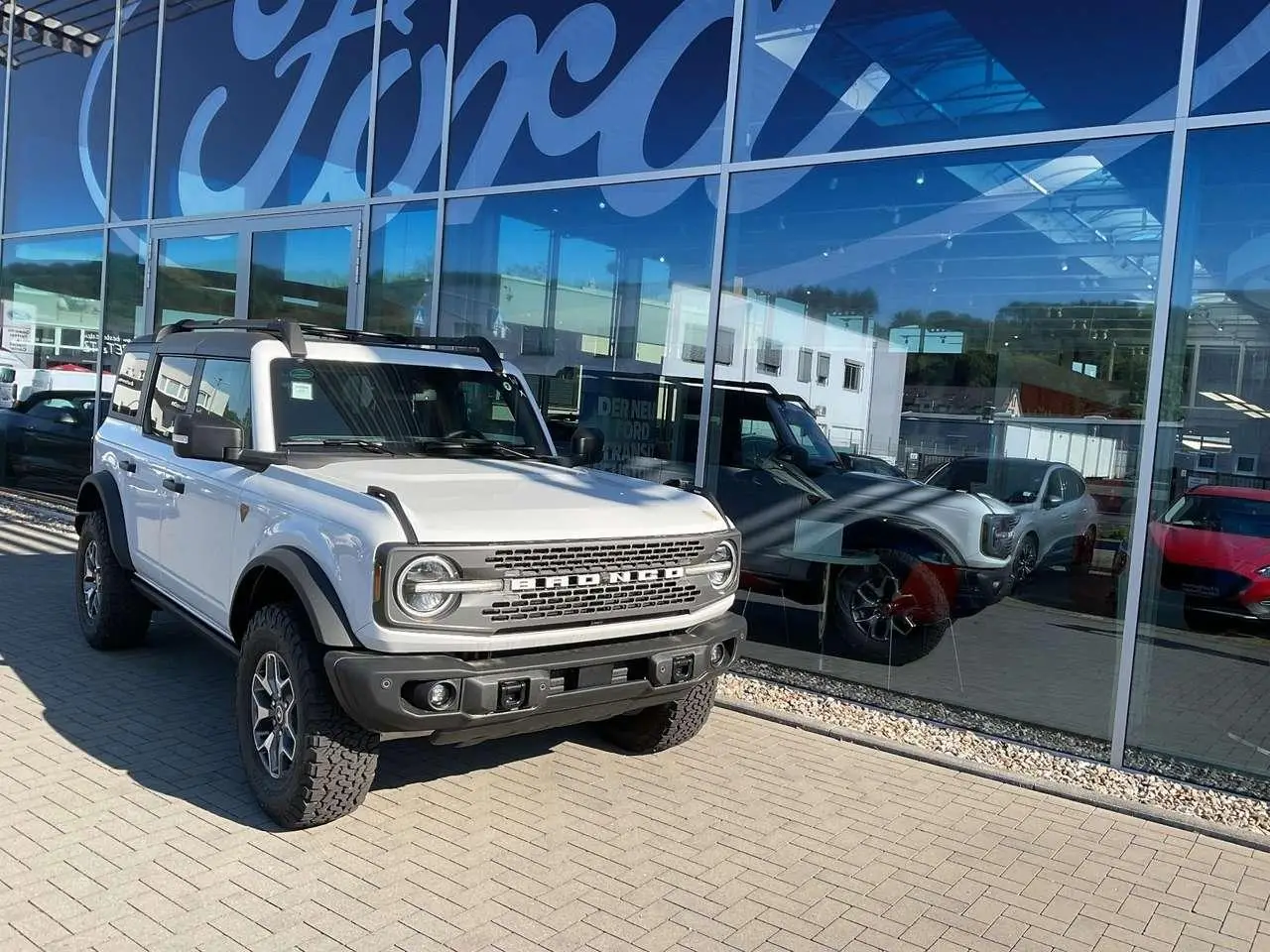 Photo 1 : Ford Bronco 2024 Petrol