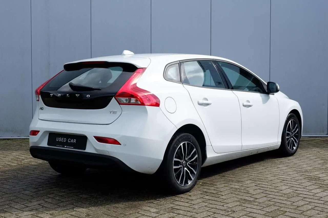 Photo 1 : Volvo V40 2019 Petrol