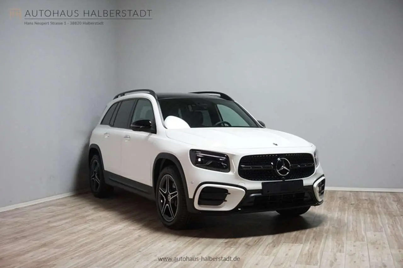 Photo 1 : Mercedes-benz Classe Glb 2024 Petrol