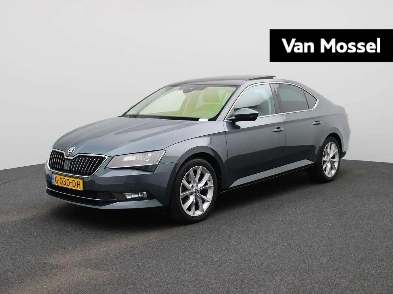 Photo 1 : Skoda Superb 2019 Essence