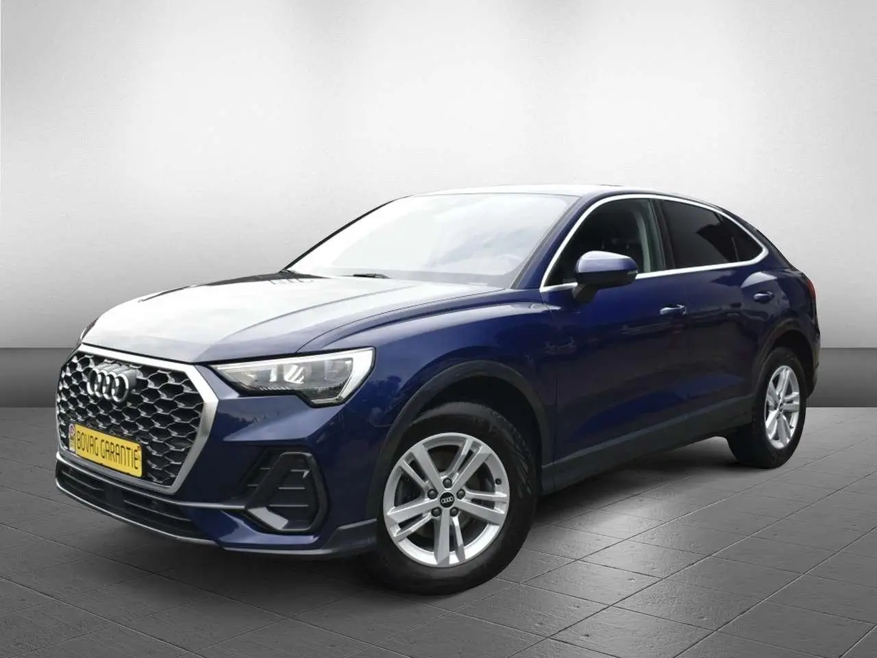 Photo 1 : Audi Q3 2022 Petrol