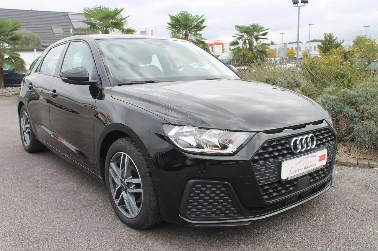 Photo 1 : Audi A1 2019 Essence