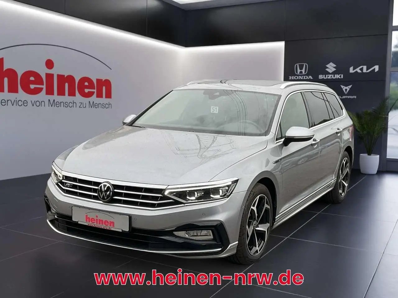 Photo 1 : Volkswagen Passat 2022 Essence