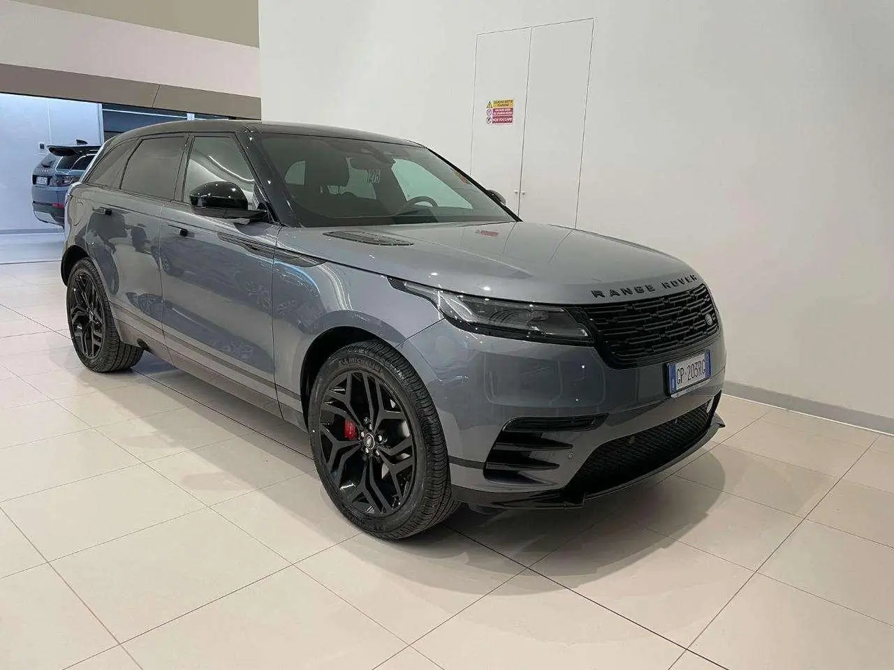 Photo 1 : Land Rover Range Rover Velar 2023 Hybrid