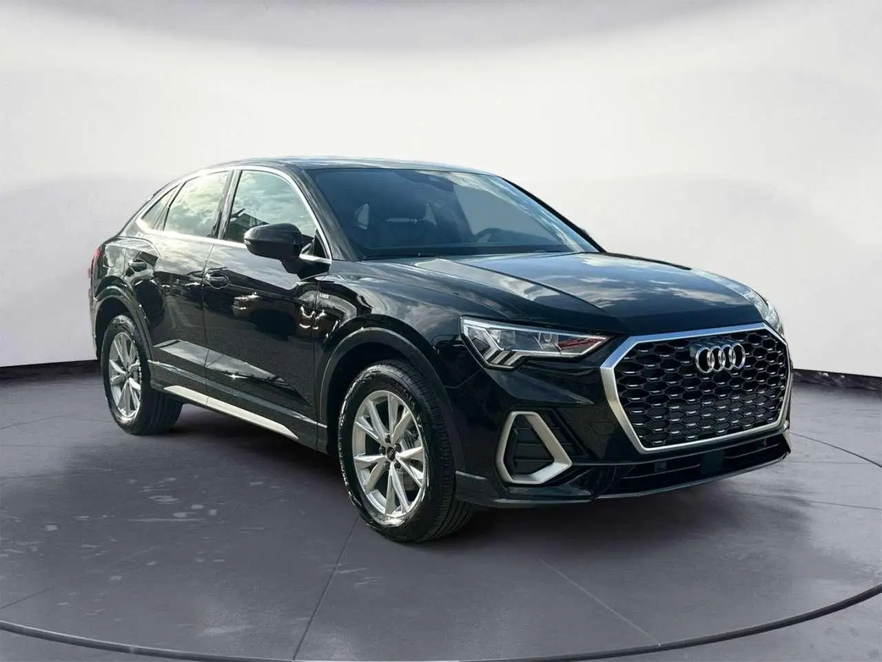 Photo 1 : Audi Q3 2024 Diesel