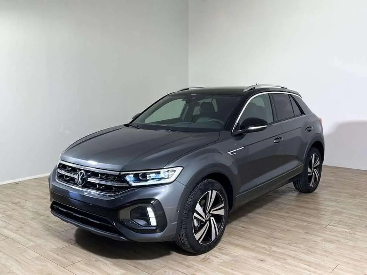 Photo 1 : Volkswagen T-roc 2024 Essence