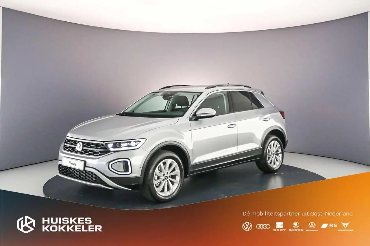 Photo 1 : Volkswagen T-roc 2024 Petrol