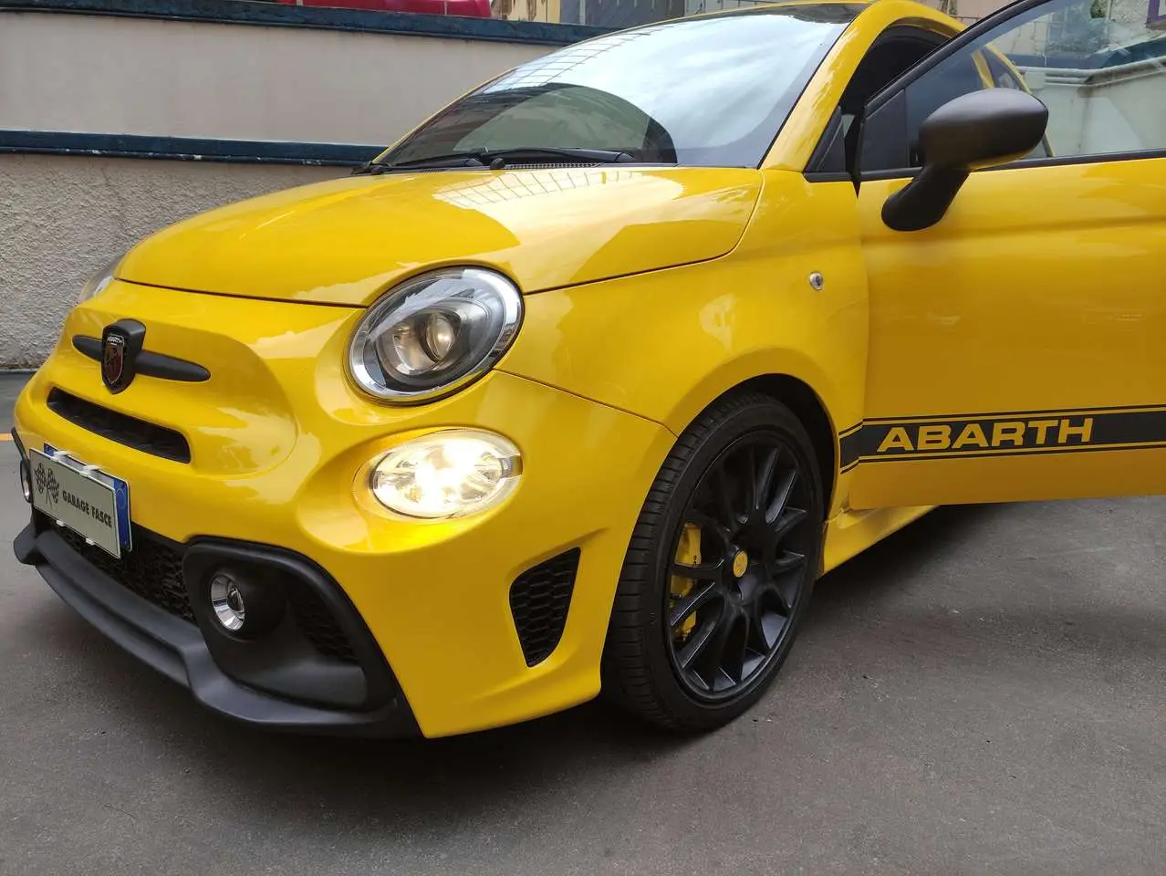 Photo 1 : Abarth 595 2017 Petrol