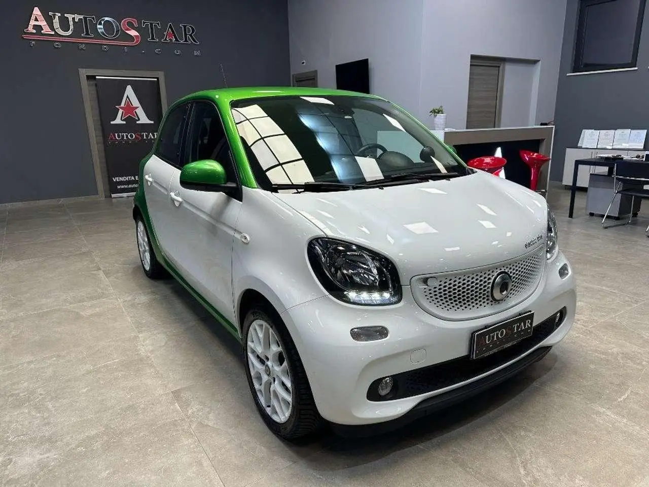 Photo 1 : Smart Forfour 2018 Électrique