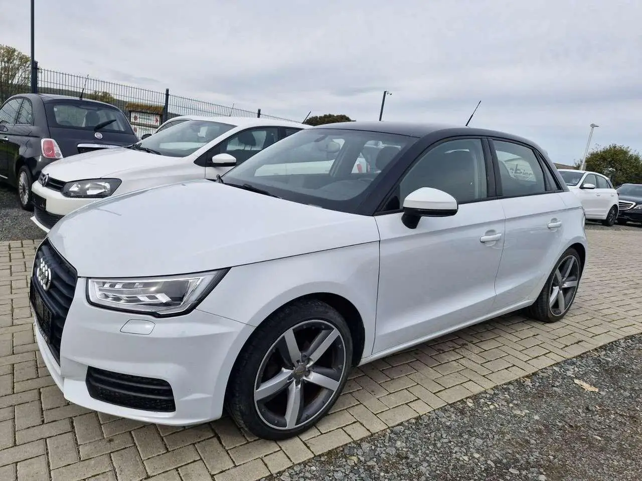 Photo 1 : Audi A1 2015 Petrol