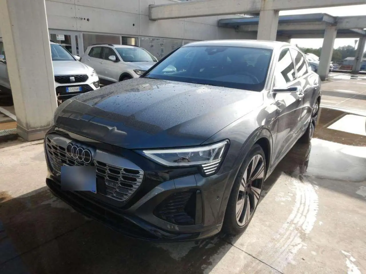 Photo 1 : Audi Q8 2023 Électrique