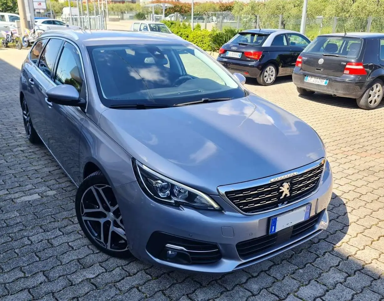 Photo 1 : Peugeot 308 2018 Diesel