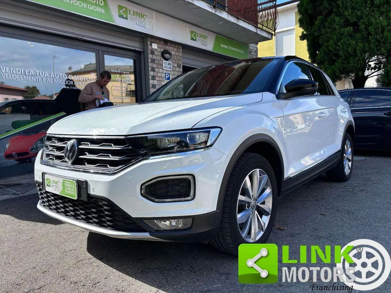 Photo 1 : Volkswagen T-roc 2018 Petrol