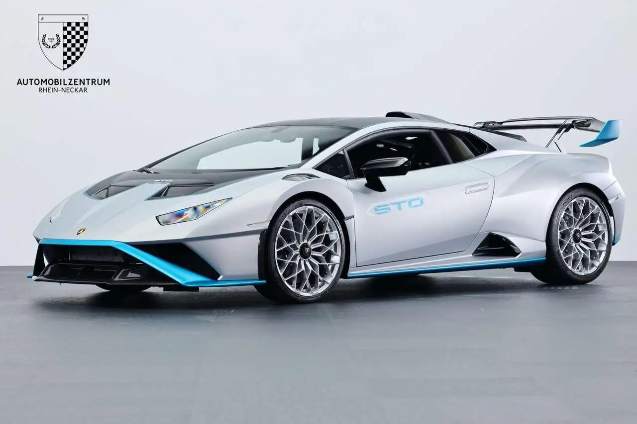 Photo 1 : Lamborghini Huracan 2022 Essence